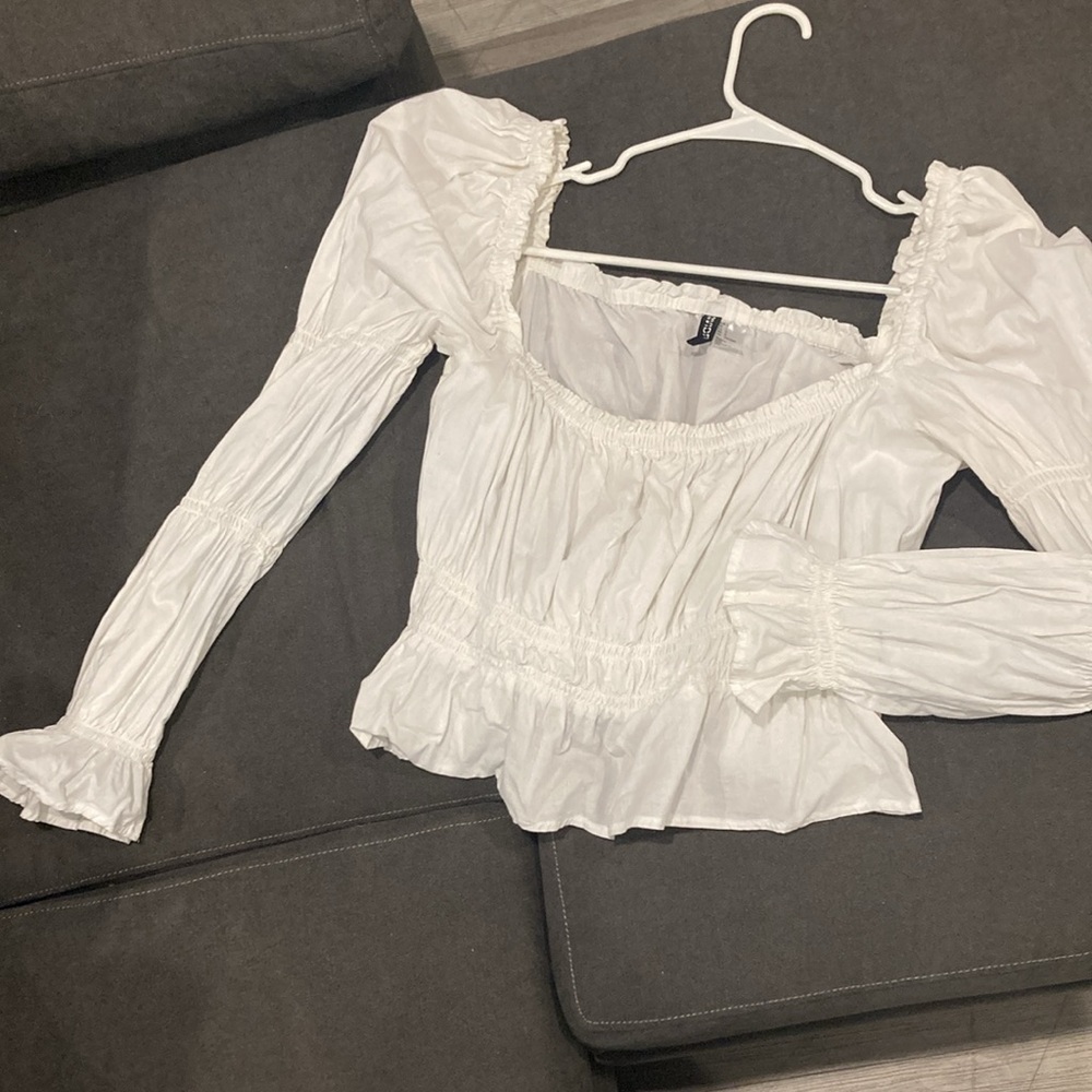 Wht Gathered Fabric Top - Picture 5 of 9